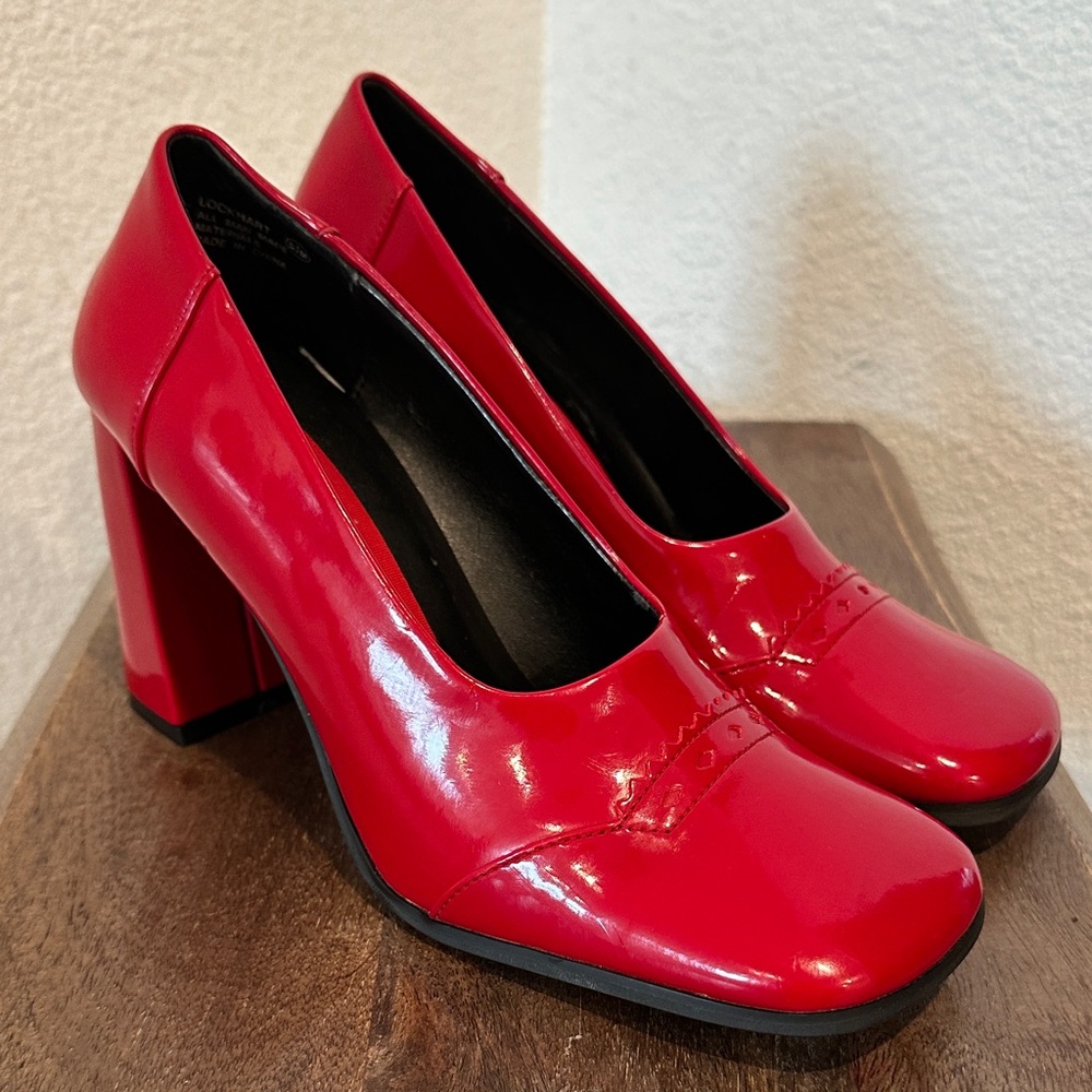 Gloria Vanderbilt Women's Red Patent Pumps Chunky Block Heel Size 5.5